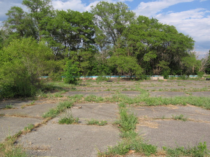 Wallis Drive-In - Wallis North - 5414 N Saginaw (newer photo)